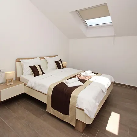 Apartment Tolles In Mit Terrasse By Interhome