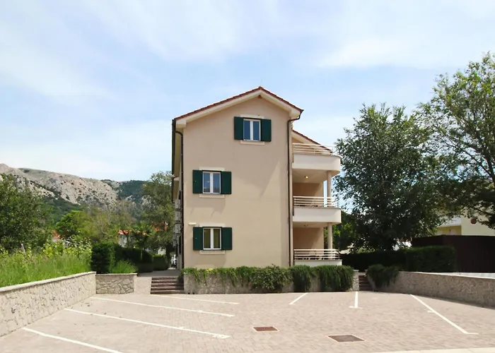 Tolles In Mit Terrasse By Interhome * Baška
