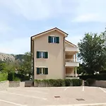 Tolles In Mit Terrasse By Interhome * Baška