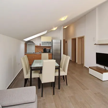 Tolles In Mit Terrasse By Interhome شقة باشْكا